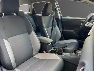 Toyota auris touring sports pro rc18 2019 hybride pro 136h design, garantie 12 mois, gps garantie constructeur, entretiens......