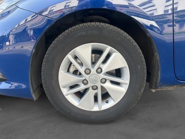 Toyota auris touring sports pro rc18 2019 hybride pro 136h design, garantie 12 mois, gps garantie constructeur, entretiens......