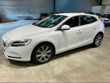 Volvo v40 t2 122 inscription en cours d'arrivage occasion simplicicar rennes simplicicar simplicibike france
