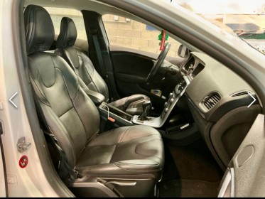 Volvo v40 t2 122 inscription en cours d'arrivage occasion simplicicar rennes simplicicar simplicibike france