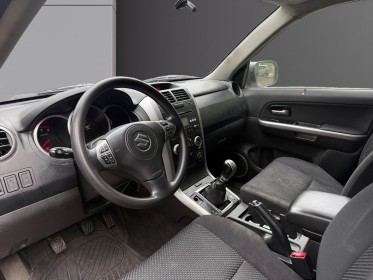 Suzuki grand vitara 1.9 ddis 130 ch 4wd luxe climatisation, sièges chauffants, garantie 12 mois occasion simplicicar...