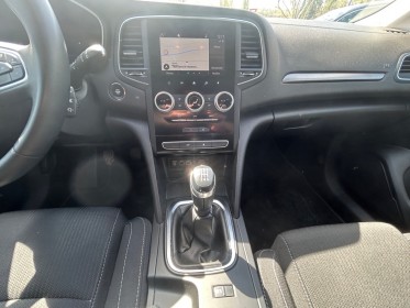 Renault megane iv berline blue dci 115 business occasion simplicicar brive la gaillarde  simplicicar simplicibike france