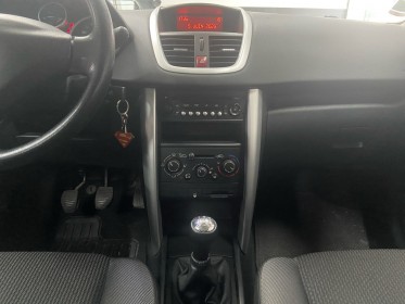 Peugeot 207 1.4 essence 75ch - garantie 12 mois occasion simplicicar brest simplicicar simplicibike france
