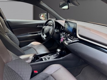 Toyota c-hr 1..8 vvt-i hybrid 122 distinctive/ camera de recul/ park assist/garantie 12 mois occasion paris 17ème (75)(porte...