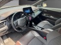 Toyota c-hr 1..8 vvt-i hybrid 122 distinctive/ camera de recul/ park assist/garantie 12 mois occasion paris 17ème (75)(porte...