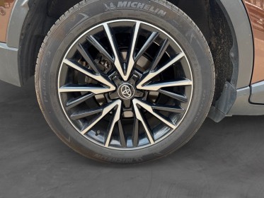Toyota c-hr 1..8 vvt-i hybrid 122 distinctive/ camera de recul/ park assist/garantie 12 mois occasion paris 17ème (75)(porte...