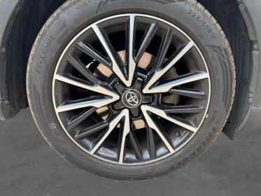 Toyota c-hr 1..8 vvt-i hybrid 122 distinctive/ camera de recul/ park assist/garantie 12 mois occasion paris 17ème (75)(porte...