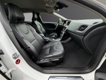 Volvo v40 t2 122 inscription volvo v40 phase 2 2018 occasion simplicicar rennes simplicicar simplicibike france