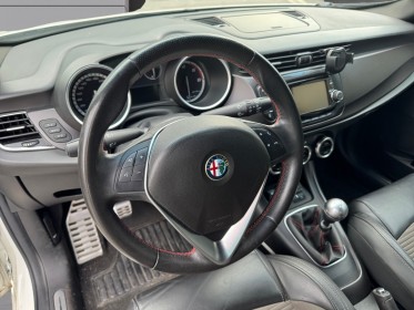 Alfa romeo giulietta 2.0 jtdm 150 ch ss trofeo occasion simplicicar lille  simplicicar simplicibike france