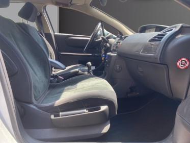 Citroen c4 c4 1.6i 16v 110 exclusive occasion cannes (06) simplicicar simplicibike france