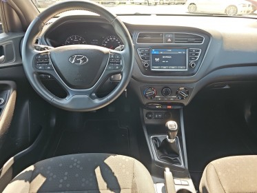 Hyundai i20 1.2 84 ch edition mondial 2019 camera de recul apple carplay garantie 12 mois occasion simplicicar vichy...