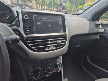 Peugeot 208 1.2 puretech 82ch ss etg5 active occasion paris 17ème (75)(porte maillot) simplicicar simplicibike france