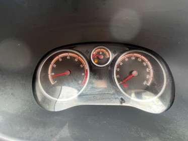 Opel corsa 1.4 - 90 twinport cosmo occasion simplicicar meaux simplicicar simplicibike france