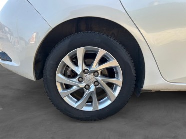 Toyota auris business hybride 136h design business occasion simplicicar brive la gaillarde  simplicicar simplicibike france
