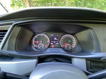 Volswagen caravelle 2.0 confortline boite auto-ordinateur de bord-gps-careplay occasion champigny-sur-marne (94) simplicicar...
