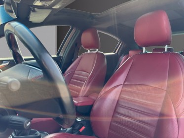 Alfa romeo giulietta serie 2 1.6 jtdm 120 ch ss lusso toit ouvrant/gps/clim bizone garantie 12 mois occasion simplicicar...