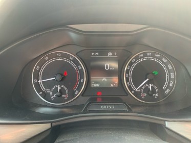 Skoda kamiq 1.5 tsi 150 ch dsg7 scoutline car play/démarrage sans clefs/caméra garantie 12 mois occasion simplicicar...