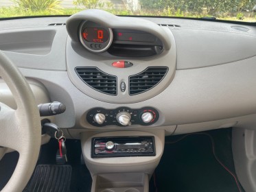 Renault twingo ii 1.2 16v 75 ch eco2 expression entretien complet à jour / garanti 12 mois occasion simplicicar royan...