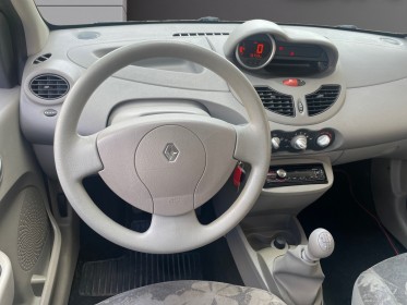 Renault twingo ii 1.2 16v 75 ch eco2 expression entretien complet à jour / garanti 12 mois occasion simplicicar royan...