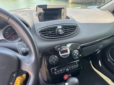 Renault clio iii 1.6 16v 110 sl xv de france euro 5 a occasion paris 15ème (75) simplicicar simplicibike france