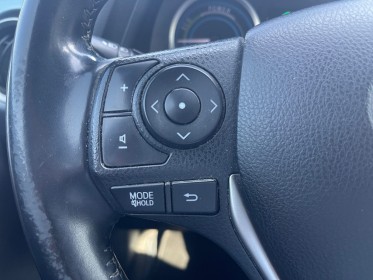 Toyota auris hybride 136h dynamic -garantie 24 mois occasion simplicicar brie-comte-robert simplicicar simplicibike france