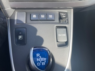 Toyota auris hybride 136h dynamic -garantie 24 mois occasion simplicicar brie-comte-robert simplicicar simplicibike france