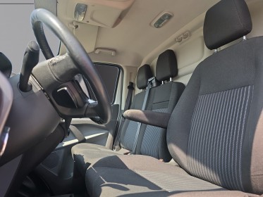 Ford transit custom fourgon 310 l2h2 2.2 tdci 100 trend révisé garantie 12 mois occasion simplicicar vichy simplicicar...