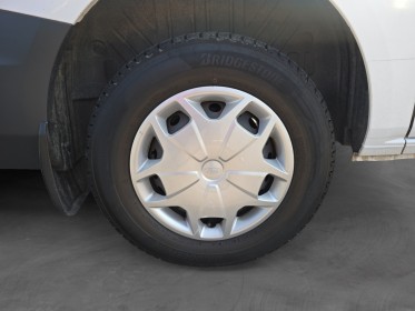Ford transit custom fourgon 310 l2h2 2.2 tdci 100 trend révisé garantie 12 mois occasion simplicicar vichy simplicicar...