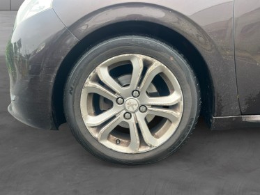 Peugeot 208 1.6 e-hdi 92ch fap bvm5 allure - garantie 12 mois occasion simplicicar brest simplicicar simplicibike france