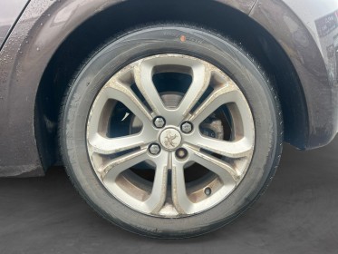 Peugeot 208 1.6 e-hdi 92ch fap bvm5 allure - garantie 12 mois occasion simplicicar brest simplicicar simplicibike france