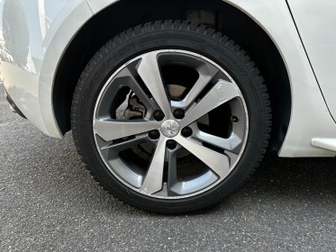 Peugeot 308 puretech 130ch ss eat8 gt line / toit pano/carplay/camera/distribution faite occasion simplicicar vaucresson...