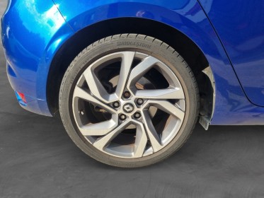 Renault megane iv berline tce 205 energy edc gt / garantie 12 mois occasion simplicicar mery-sur-oise simplicicar...