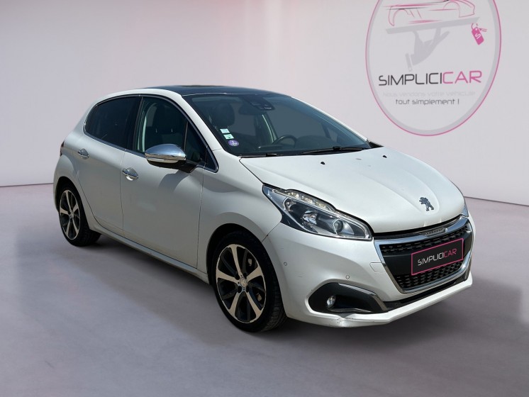 Peugeot 208 féline 110 ch eat6 camera de recul/ toit pano/ sieges chauffants occasion simplicicar orgeval simplicicar... Peugeot 208 féline 110 ch eat6 camera de recul/ toit pano/ sieges chauffants occasion simplicicar orgeval simplicicar...