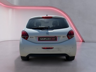 Peugeot 208 féline 110 ch eat6 camera de recul/ toit pano/ sieges chauffants occasion simplicicar orgeval  simplicicar...