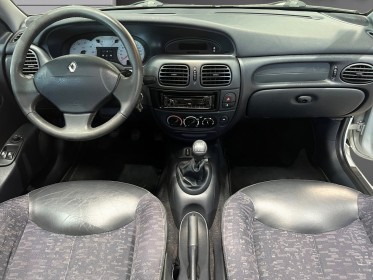 Renault megane cab evolution cabriolet 1.6i 16v dynamique occasion simplicicar magny-en-vexin simplicicar simplicibike france