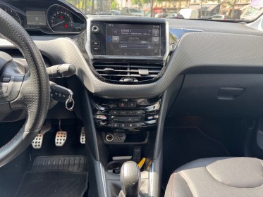 Peugeot 208 1.2 puretech 110ch ss bvm5 gt line/ courroie change / radar de recul / garantie 12 mois occasion paris 17ème...