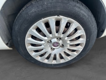 Fiat punto evo 1.2 8v 69 ss dynamic 1ére main , entretien full fiat à jour , distribution  kit embrayage ok chez fiat...