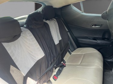 Toyota c-hr hybride my23 122cv/collection/carplay/camera/sieges et volant chauffant/garantie 2026..... occasion simplicicar...