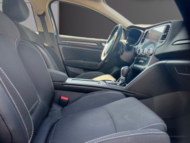 Renault megane iv berline e-tech plug-in hybride 160 bva / carplay / entretien a jour occasion simplicicar salon de provence...