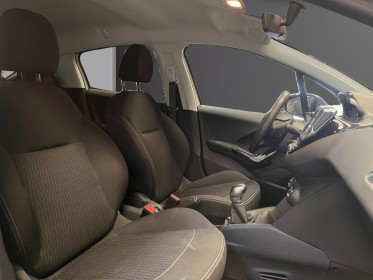 Peugeot 208 1.2 82ch bvm5 finition style première main camera de recul garantie 12 mois occasion simplicicar saint-jean...