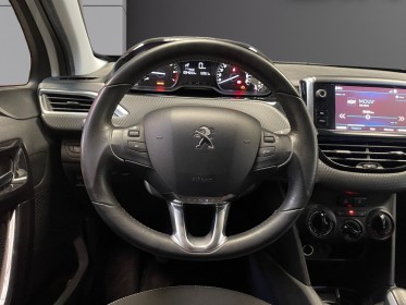 Peugeot 208 1.2 82ch bvm5 finition style première main camera de recul garantie 12 mois occasion simplicicar saint-jean...