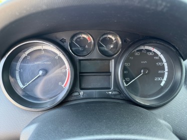 Peugeot 308 1.6 hdi 90 confort distri ok / attelage occasion simplicicar veauche simplicicar simplicibike france