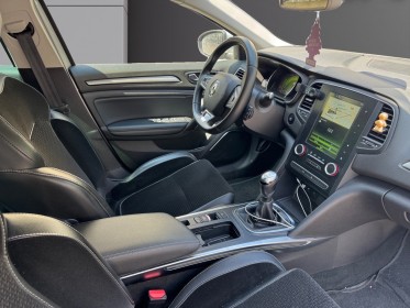 Renault megane iv berline dci 130 energy intens/camera de recul/regulateur de vitesse / carplay occasion paris 17ème...