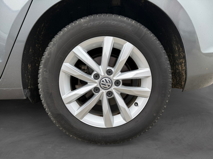 VOLKSWAGEN d'occasion TOURAN 1.6 TDI 115 CARAT E 7P de 2017 Vannes