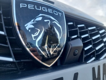 Peugeot 208 gt 1.2 turbo 100ch garantie peugeot neuve occasion avignon (84) simplicicar simplicibike france