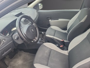 Renault clio iii dci 75 eco2 authentique euro 5 occasion simplicicar lille  simplicicar simplicibike france