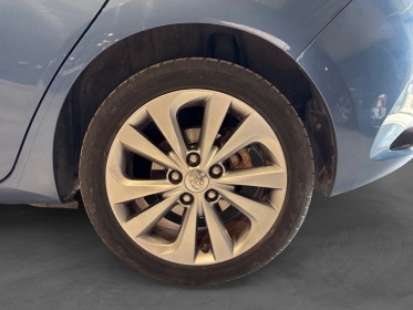 Toyota auris hybride 136h executive keyless sièges chauffants caméra garantie 12 mois occasion simplicicar narbonne...