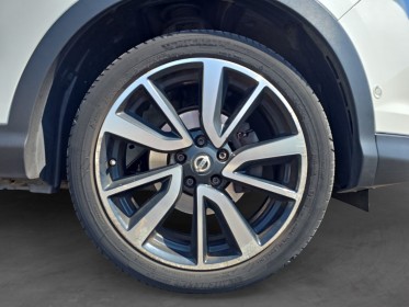 Nissan qashqai 1.5 dci 110 tekna 2x4 toit pano sièges chauffants garantie 12 mois occasion simplicicar vichy simplicicar...