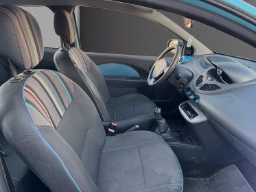 Renault twingo ii 1.2 lev 16v 75 eco2 authentique euro 5 garantie 12 mois occasion simplicicar toulon est simplicicar...