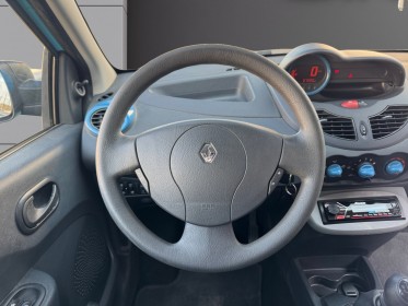 Renault twingo ii 1.2 lev 16v 75 eco2 authentique euro 5 garantie 12 mois occasion simplicicar toulon est simplicicar...